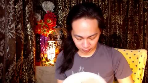 Snapshot of urtimelessbeauty chatting on 02.09.25 Merca online show from 02.09.25