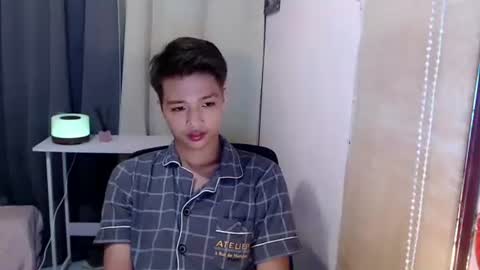 Snapshot of urtwinkjinwoo chatting on 11.06.25 JC online show from 11.06.25