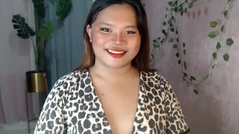 Bella Miles Olivia online show from 12.10.24