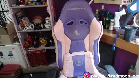 Snapshot of usagired chatting on 10.08.25 --Lucy-- online show from 10.08.25