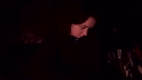 Snapshot of usefulhole chatting on 11.28.25 usefulhole online show from 11.28.25