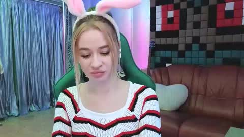 Leila online show from 11.25.25