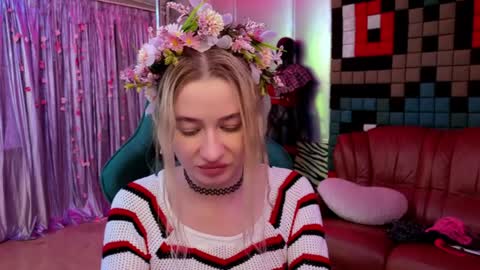 Leila online show from 04.10.26