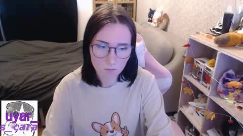 Snapshot of uyar_ chatting on 11.16.25 Cara online show from 11.16.25