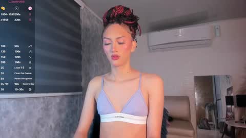 Snapshot of v_suckscock chatting on 10.28.25 online show from 10.28.25