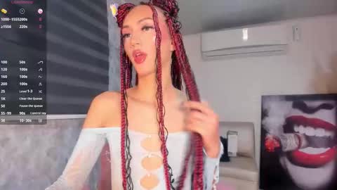 Snapshot of v_suckscock chatting on 11.05.25 online show from 11.05.25