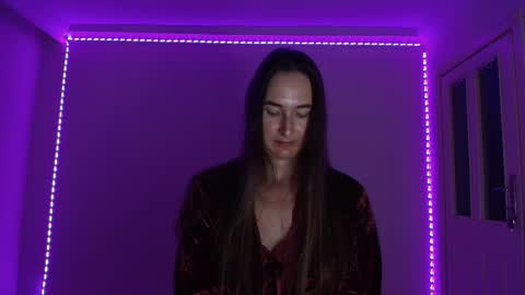 Valensiya online show from 10.13.25