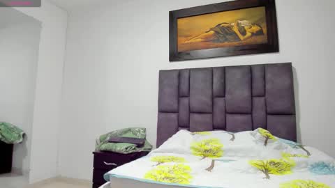 Vahiolet smith online show from 04.14.26