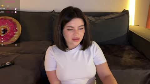 Snapshot of vaiee chatting on 12.20.24 Valery online show from 12.20.24