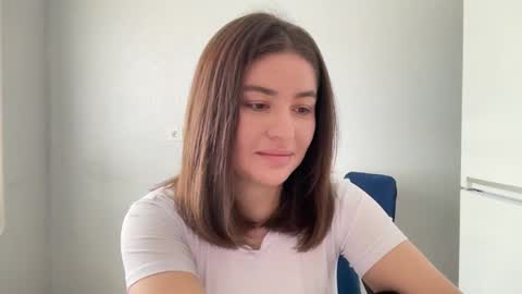 Snapshot of vaiee chatting on 09.13.25 Valery online show from 09.13.25