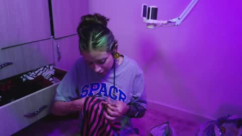 Vainilla Independent model online show from 04.07.26