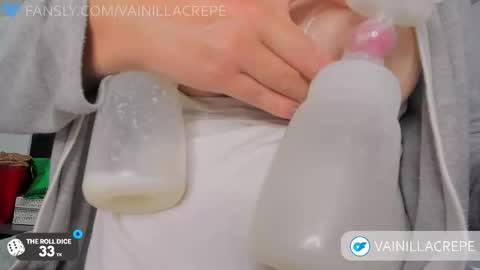 Snapshot of vainillacrepe chatting on 12.15.25 Im Mila my onlyfans is vainillacrepe online show from 12.15.25