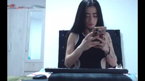 vaiolet online show from 12.19.25