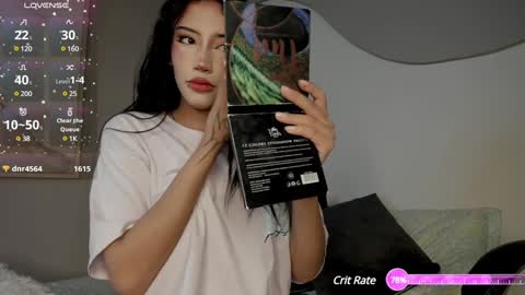 Snapshot of vaiolethsan chatting on 01.12.25 Vaioleth online show from 01.12.25