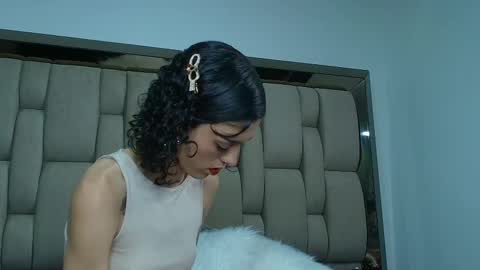 V A I O L E T T  S M I T H online show from 12.22.25