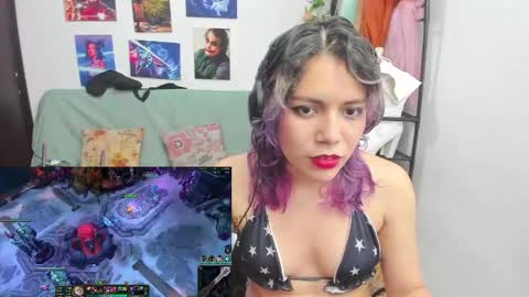 Snapshot of vaioletuwu chatting on 05.23.26 Vaiolet1314 online show from 05.23.26