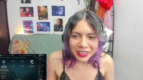 Snapshot of vaioletuwu chatting on 05.24.26 Vaiolet1314 online show from 05.24.26
