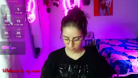 Snapshot of val_angelll chatting on 06.29.26 valentina online show from 06.29.26