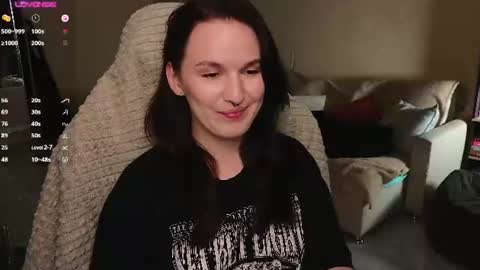 Snapshot of val_manson chatting on 06.19.26 Val online show from 06.19.26