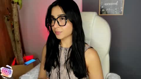 Snapshot of val_varago chatting on 12.21.25 val_varago online show from 12.21.25