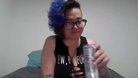 valarieak online show from 09.18.25