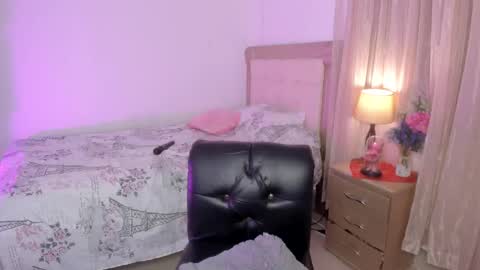 HI IM NEW online show from 03.07.25