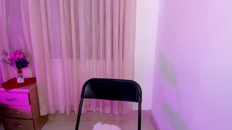 HI IM NEW online show from 09.09.25