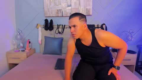 Snapshot of vale_n_matt chatting on 09.12.25 Samantha y Matt online show from 09.12.25