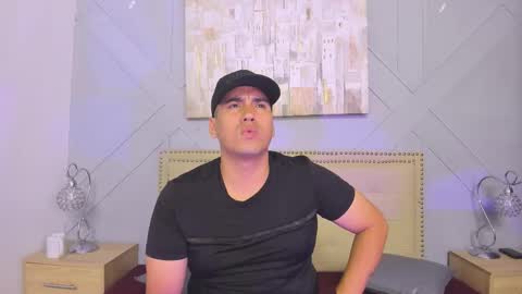 Snapshot of vale_n_matt chatting on 09.17.25 Samantha y Matt online show from 09.17.25