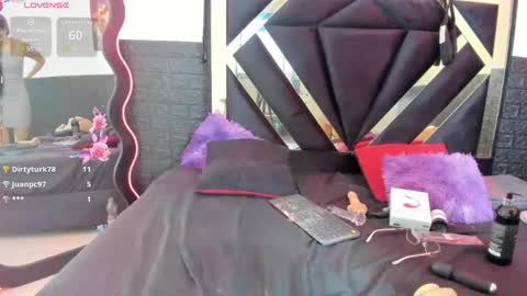 Snapshot of valen_cute22 chatting on 05.28.26 valentina online show from 05.28.26