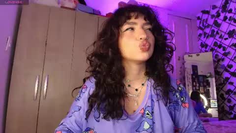 Snapshot of valenor_ chatting on 06.25.26 valentina online show from 06.25.26