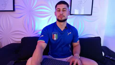 Snapshot of valenssio_moretti chatting on 05.12.26 valenssio_moretti online show from 05.12.26