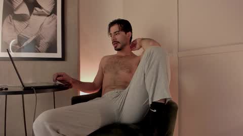 Snapshot of valentin_hoffman chatting on 11.13.25 valentin_hoffman online show from 11.13.25