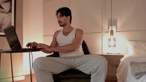 Snapshot of valentin_hoffman chatting on 11.14.25 valentin_hoffman online show from 11.14.25