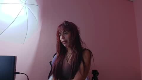 Snapshot of valentina_camposs chatting on 09.23.25 valen online show from 09.23.25