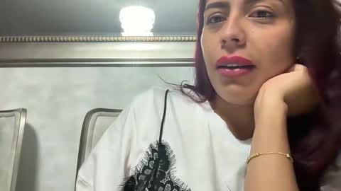 Snapshot of valentina_camposs chatting on 04.24.26 valen online show from 04.24.26