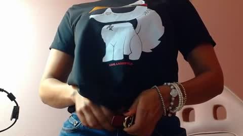 Snapshot of valentina_camposs chatting on 06.19.26 valen online show from 06.19.26