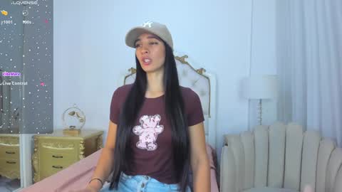 Snapshot of valentina_ross_ chatting on 02.03.25 Valentina online show from 02.03.25