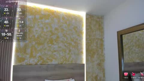 Snapshot of valentina_ross_ chatting on 09.15.25 Valentina online show from 09.15.25