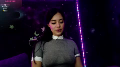 valentinarojass_ online show from 04.15.26