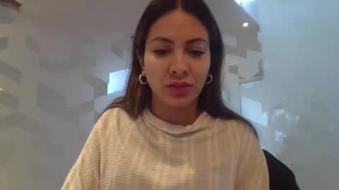 valentinaseleni24 online show from 05.18.26