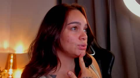 Snapshot of valentine_white1 chatting on 10.05.25 online show from 10.05.25