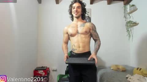 Snapshot of valentino2201 chatting on 03.02.26 valentino online show from 03.02.26