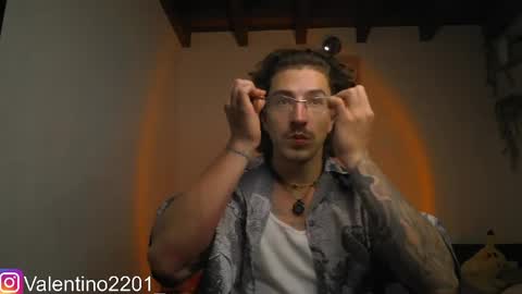 Snapshot of valentino_2201 chatting on 04.10.26 Valentino - 15 OFF valentino2201 online show from 04.10.26