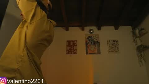 Snapshot of valentino_2201 chatting on 04.25.26 Valentino - 15 OFF valentino2201 online show from 04.25.26