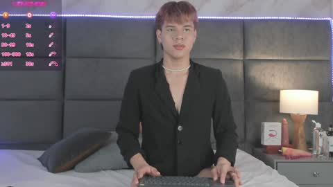 valentino moon online show from 12.17.24