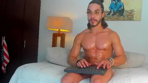 Snapshot of valentinocorleone_ chatting on 06.12.26 VALENTINO online show from 06.12.26