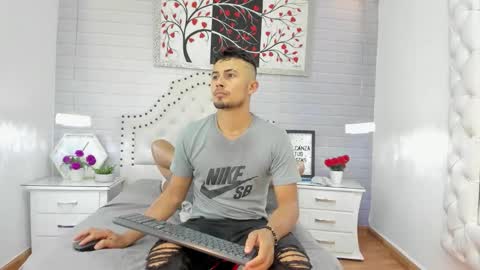  Valentinos  online show from 11.07.25