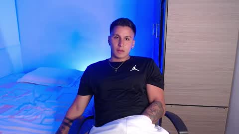 Snapshot of valentinosex_1 chatting on 03.16.26 VALENTINO online show from 03.16.26