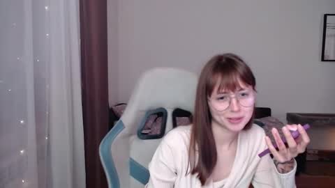 Snapshot of valents_cherry chatting on 11.08.25 Valentina online show from 11.08.25